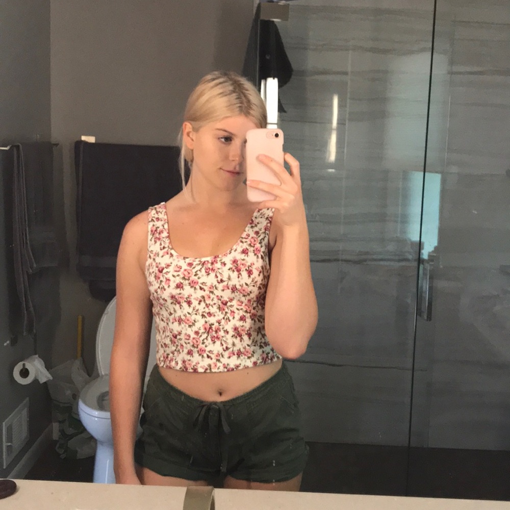 FOREVER 21 FLOWER CROP TOP 🌸